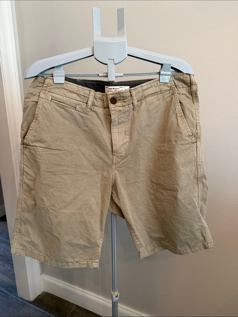Lucky Brand Men's Tan Flat-Front Chino Shorts